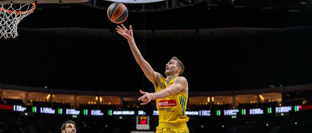 Tim Schneider, hier beim Sieg gegen Piräus, zeigte in Gießen sein bestes Spiel seit langer Zeit. 