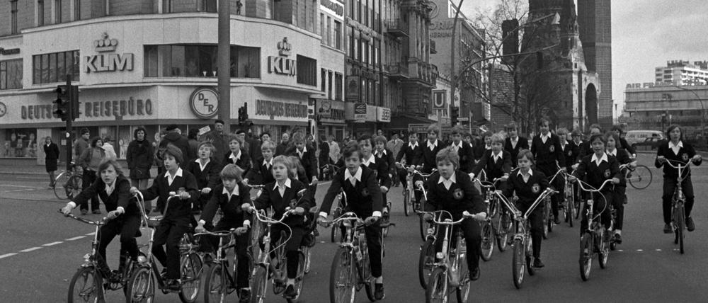 Critical Mass 1973: Radfahrende Schöneberger Sängerknaben holten sich die Straße zurück.