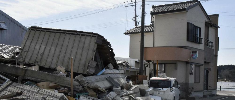 Schäden nach dem schweren Erdbeben in der Region um Fukushima 