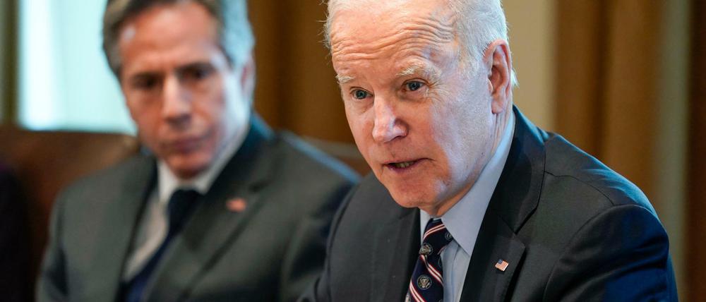 Joe Biden (r), Präsident der USA, und Anthony Blinken, Außenminister der USA.