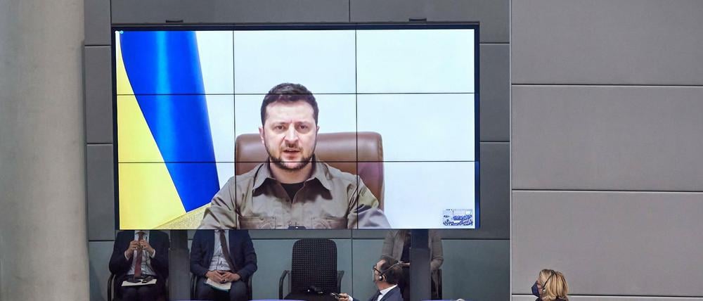 Der ukrainische Präsident Wolodymyr Selenskyj spricht zum Bundestag.