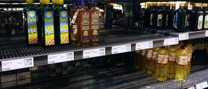 Lücken im Sortiment: Vor allem billiges Sonnenblumenöl ist vielerorts ausverkauft. 