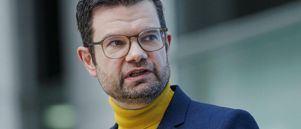 Bundesjustizminister Marco Buschmann warnt vor eigenmächtigen Kampfhandlungen in der Ukraine.