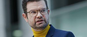 Bundesjustizminister Marco Buschmann warnt vor eigenmächtigen Kampfhandlungen in der Ukraine.