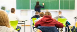 An vielen Berliner Schulen fehlt immer noch Personal.