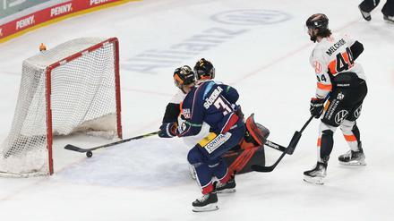 Johan Södergran erzielt beim Heimdebüt das zwischenzeitliche 3:0.