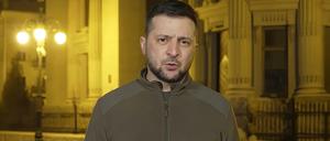 Der ukrainische Präsident Wolodymyr Selenskyj fordert sinnvolle Verhandlungen von russischer Seite.