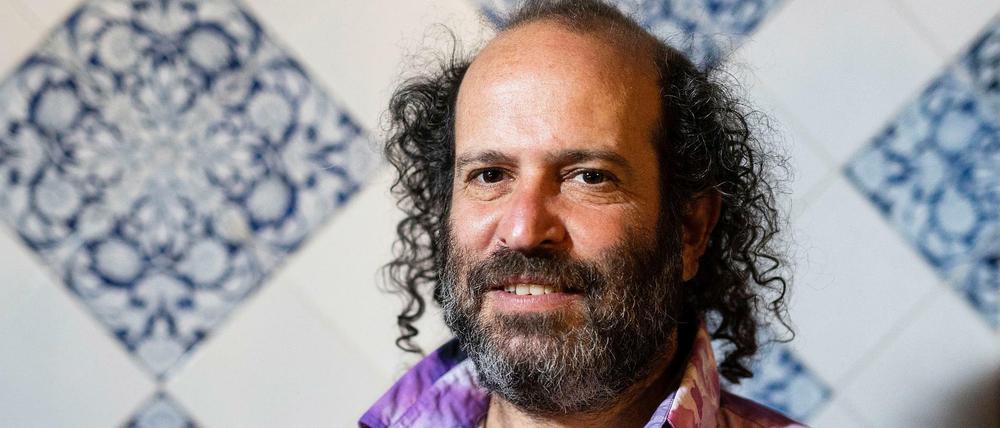 Tomer Gardi hat den Preis der Leipziger Buchmesse 2022 in der Kategorie Belletristik gewonnen.
