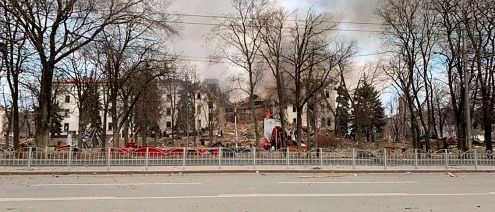 Das nach Beschuss beschädigte Schauspielhaus in Mariupol.