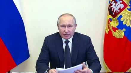 Präsident Wladimir Putin in seiner Residenz in Nowo-Ogarjowo.