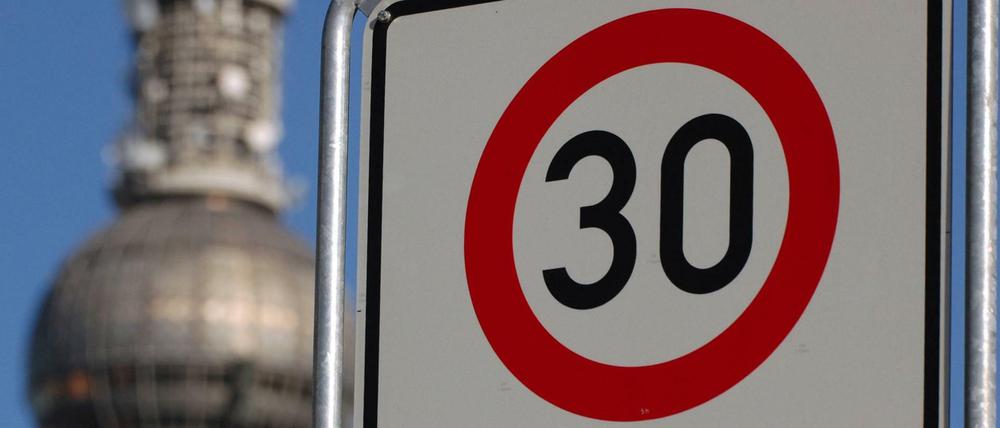 DGB-Chef Reiner Hoffmann kann sich Tempo 30 flächendeckend in deutschen Städten vorstellen.