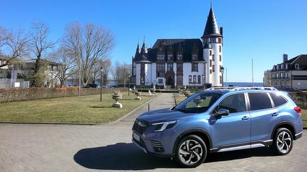 Selbstbewusst geworden: Ein Geländewagen nicht nur für den Wald, sondern auch für das Schloss. 