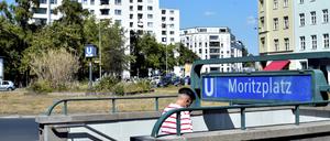 Bisher nicht für viel Aufenthaltsqualität bei Fahrgästen bekannt: der Bahnhof Moritzplatz.