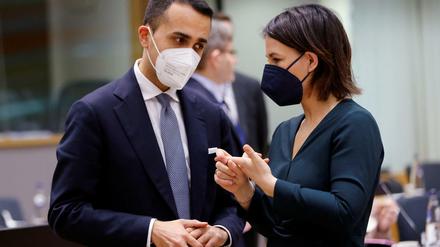 Bundesaußenministerin Baerbock und ihr italienischer Amtskollege Di Maio am Montag in Brüssel.