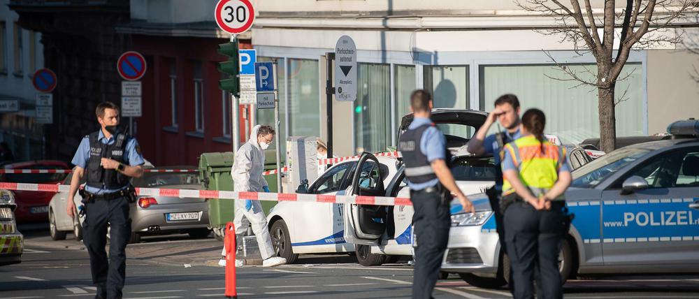 Bei einem Polizeieinsatz in der Mainzer Innenstadt ist ein Mensch verletzt worden.