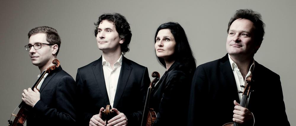 Den Part des erkrankten Bratschisten Krzysztof Chorzelski (r.) übernahm im Boulez Saal Grégoire Vecchioni. Das übrige Belcea Quartet (v.l.): Axel Schacher, Antoine Lederlin, Corina Belcea.