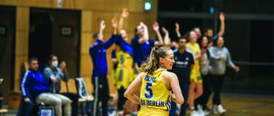 Lucy Reuß spielt schon im achten Jahr bei Alba und hat mit ihrem Team erstmals die Chance auf den Aufstieg in die Bundesliga.