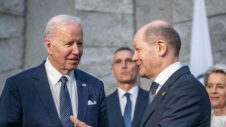 US-Präsident Biden (links) und Kanzler Scholz am Donnerstag beim Nato-Gipfel in Brüssel.