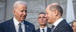 US-Präsident Biden (links) und Kanzler Scholz am Donnerstag beim Nato-Gipfel in Brüssel.
