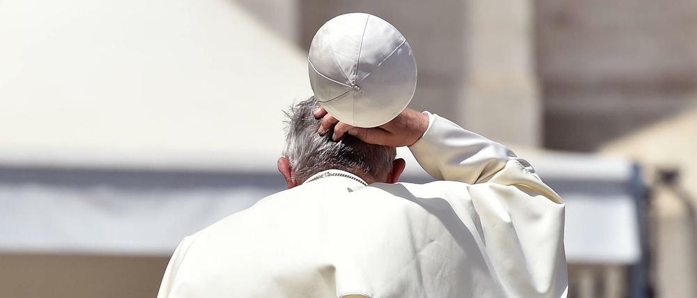Papst Franziskus I. bei einer wöchentlichen Generalaudienz auf dem Petersplatz.