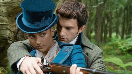 Geht da was? Kate Sharma (Simone Ashley) und Anthony Bridgerton (Jonathan Bailey) kommen sich auf der Jagd näher. 