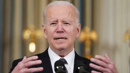 Biden stellte vergangenen Samstag in einer Rede den russischen Präsidenten infrage. Führende Politiker zeigten sich empört.