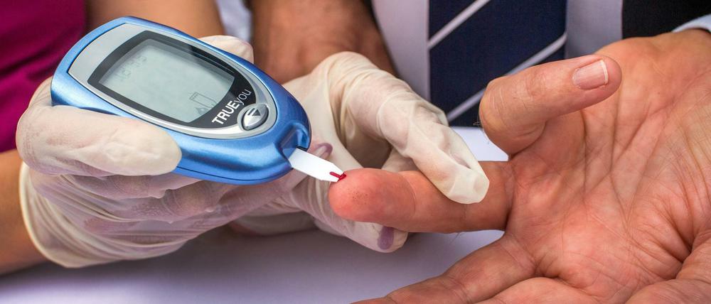 Blutzuckermessung bei Diabetes.