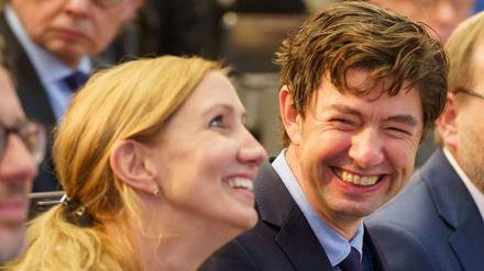 Die Virologin Sandra Ciesek (l.) und ihr Kollege Christian Drosten (r.) senden ihr „Coronavirus-Update“ vorerst zum letzten Mal. 