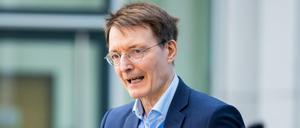Bundesgesundheitsminister Lauterbach befürwortet eine vierte Impfdosis für über 60-Jährige. 