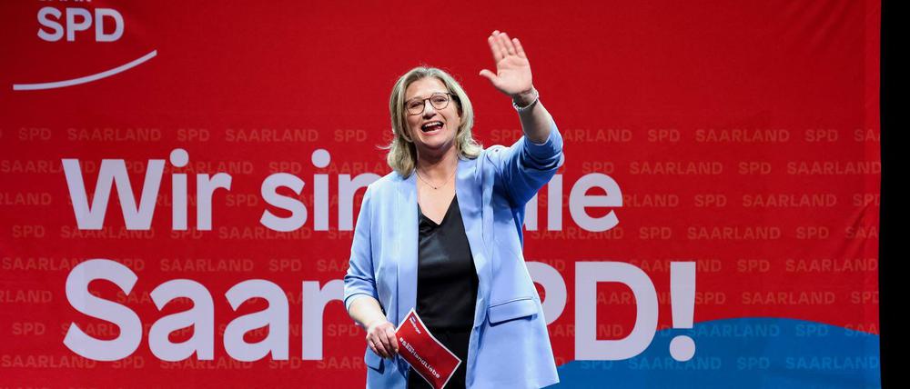 Anke Rehlinger lässt sich feiern. 