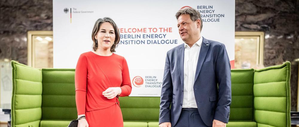 Keine Untreu: Gegen Annalena Baerbock und Robert Habeck.