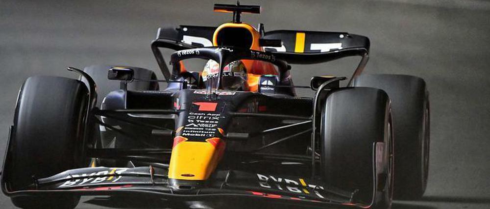 Verstappen fuhr spät zum Sieg in Saudi-Arabien.