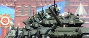 Panzer am Jahrestag des Sieges der Sowjetunion über Nazi-Deutschland auf dem Roten Platz in Moskau. 