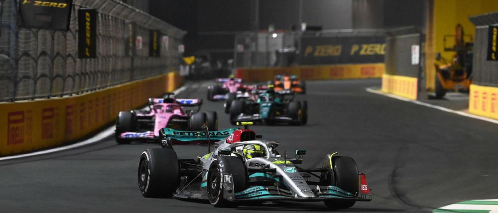 Nico Hülkenberg war im unterlegenen Aston Martin als Zwölfter wie schon beim Saisonauftakt in Bahrain ohne WM-Punkte geblieben.