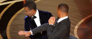 Will Smith schlägt Chris Rock.
