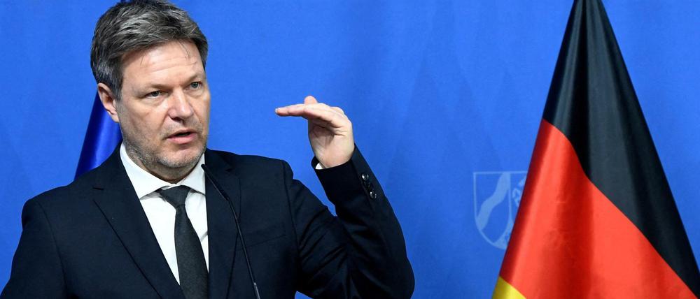 Wirtschaftsminister Robert Habeck lehnt Putins Forderung ab.