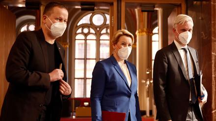 Stellten ihren "Neustart"-Plan für Wirtschaft und Kultur vor: Klaus Lederer, Franziska Giffey und Stephan Schwarz (von links).
