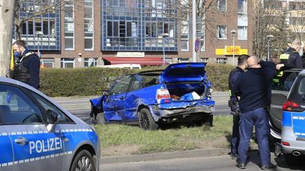 Die Verfolgungsfahrt endete auf einem Grünstreifen an der Landsberger Allee.