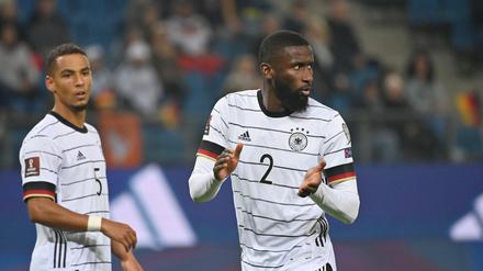 Antonio Rüdiger (rechts) bestreitet gegen Holland sein 50. Länderspiel, Thilo Kehrer könnte neben ihm in der Abwehr spielen.