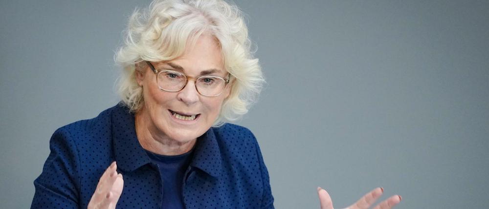 Bundesverteidigungsministerin Christine Lambrecht ist höchstumstritten.