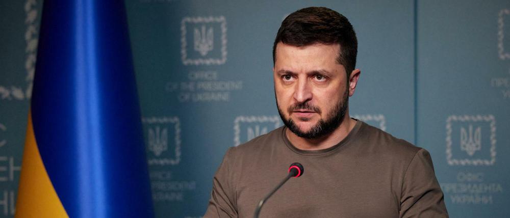 Der ukrainische Präsident Selenskyj bei einer Videoansprache aus Kiew. 