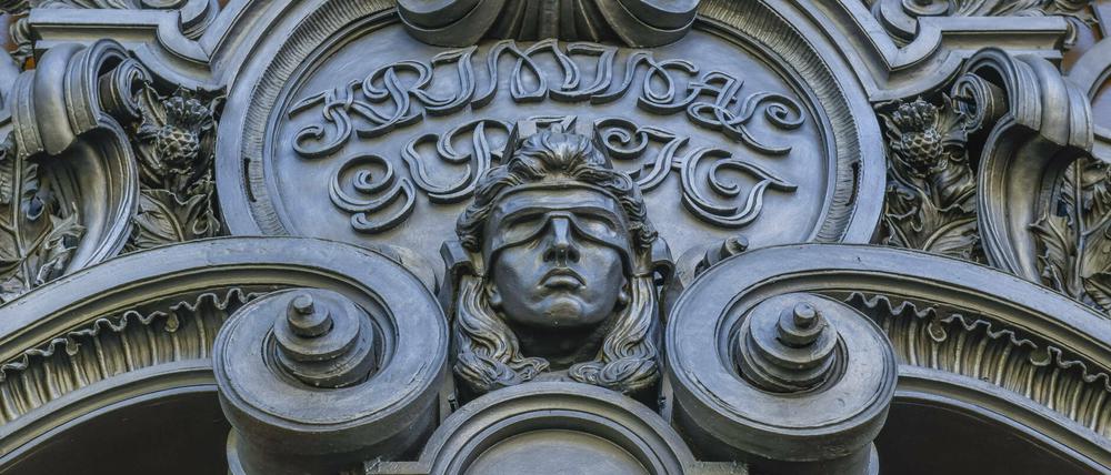 Justitia ist blind: Eine Büste am Kriminalgericht in Berlin-Moabit.