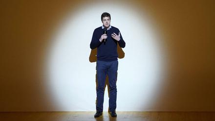 Matthias Schulz arbeitet normalerweise im Hintergrund. Manchmal aber muss er für eine aktuelle Ansage auch vor den Vorhang.