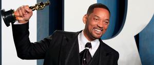 Will Smith mit seinem Oscar für den besten Hauptdarsteller. 