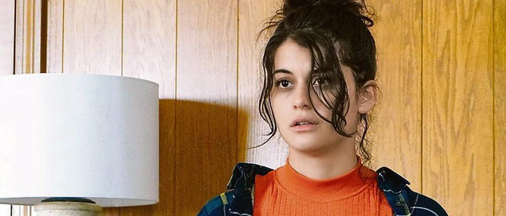 Ohne Plan. Die Alkoholikerin Samantha (Sofia Black-D’Elia). 