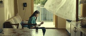 Magie und Realismus. Eines Morgens wacht Lisa (Ani Karseladze) auf und hat eine andere Gestalt angenommen. 