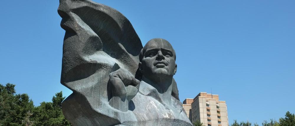 Das Ernst-Thälmann-Denkmal in Prenzlauer Berg. 
