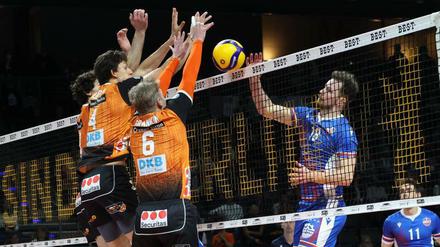 Im dritten Duell am Mittwoch in Berlin gab es gegen die Volleys nichts zu holen.