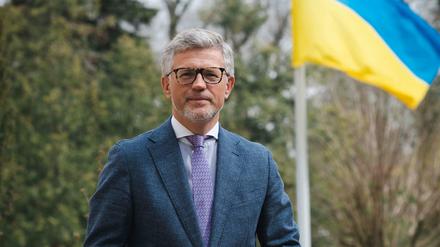 Der Botschafter der Ukraine in Deutschland Melnyk fordert, dass der Steinmeier'schen Reue Taten folgen.