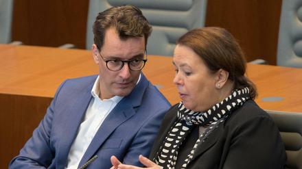 Geteiltes Leid ist hier womöglich doppeltes Leid. Hendrik Wüst (hier im August 2018 noch als Verkehrsminister von Nordrhein-Westfalen) mit Umweltministerin Ursula Heinen-Esser. 